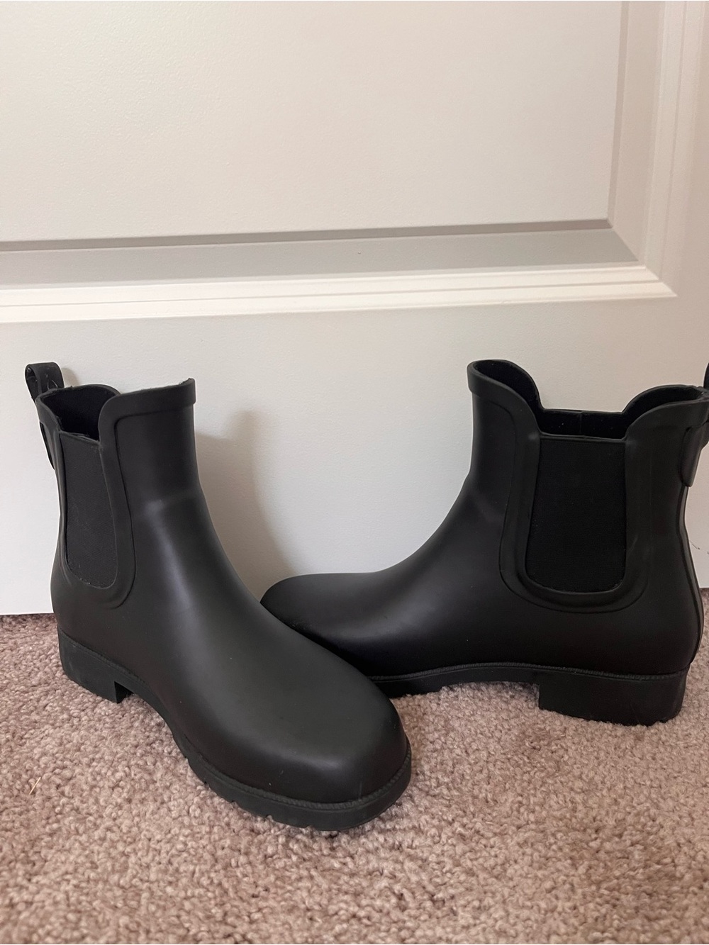 Eddie Bauer Matte Black Chelsea Rain Boots